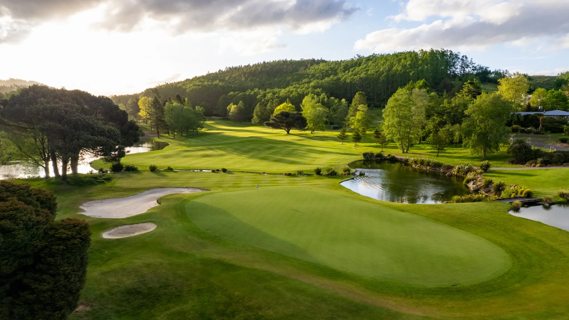 1 x 18 Hole NZ Affiliate Green Fees & Shared Cart